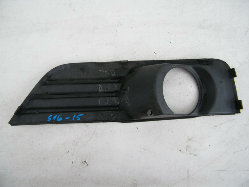 FORD FOCUS MK2 2004-10 FRONT BUMPER LEFT FOGLIGHT SURROUND 4M5119953AE (S16-15)