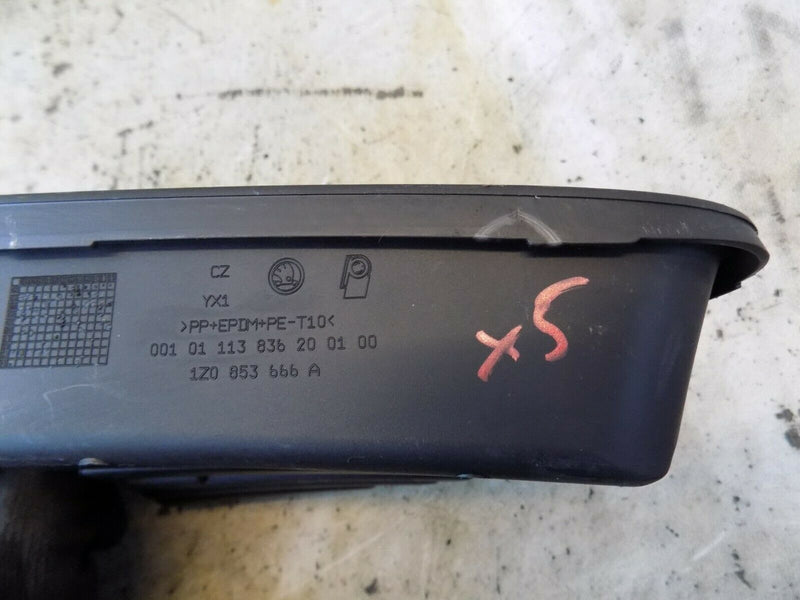 GENUINE SKODA OCTAVIA 2004 - 2013 FRONT RIGHT BUMPER GRILLE 1Z0853666A