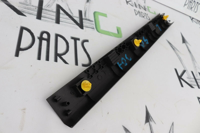 FORD FOCUS MKIII 2011-2014 5DR FRONT LEFT SIDE DOOR SILL SCUFF TRIM BM51-A13201A