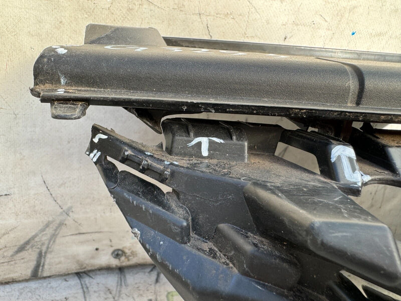 PEUGEOT 208 2019-ON FRONT BUMPER CENTRE BRACKET 9823209780