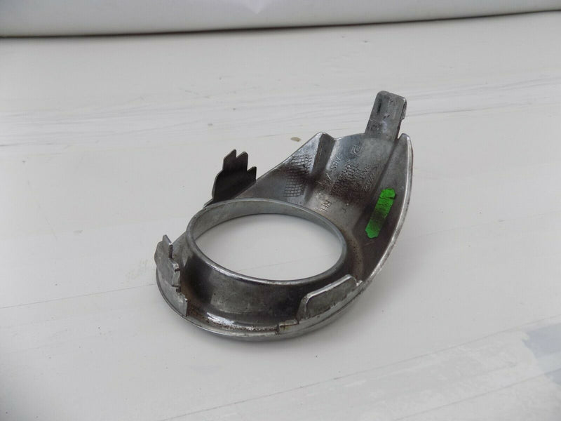 FORD FIESTA MK7 08-17 FRONT DRIVER RIGHT FOG LIGHT SURROUND 8A6115A222C /S31-46