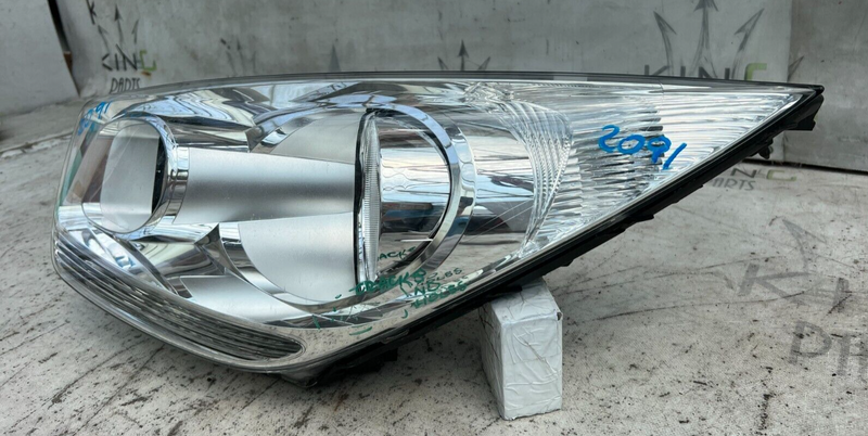 KIA VENGA 2010-2015 PASSENGER SIDE HEADLIGHT 1P921-03000