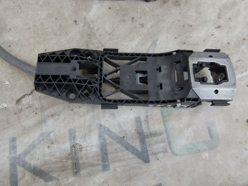 VW GOLF VI 08-12 FRONT RIGHT DOOR HANDLE BRACKET & LOCK GENUINE 5N0837885 S86-13