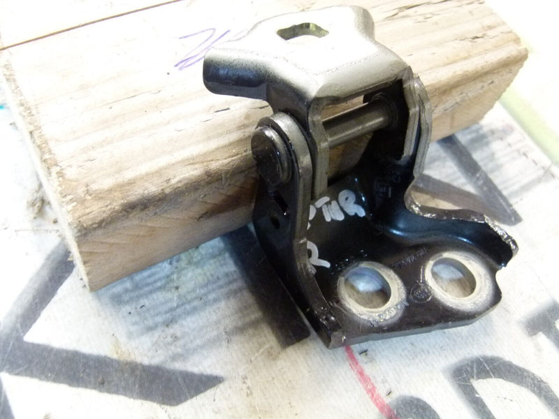 RENAULT CAPTUR 2020-ON RIGHT SIDE HOLDING BRACKET 0838R-RH