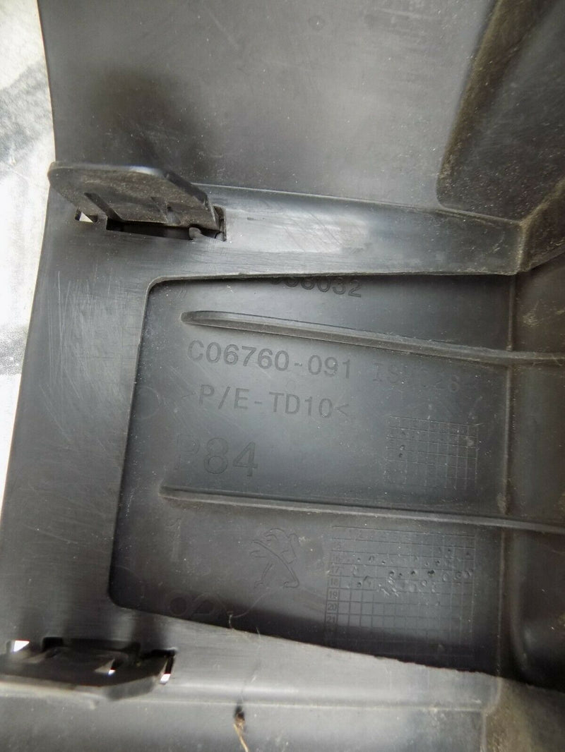 PEUGEOT 3008 II 2017-ON FRONT RIGHT FOG LIGHT GRILL COVER / LIGHT TRIM