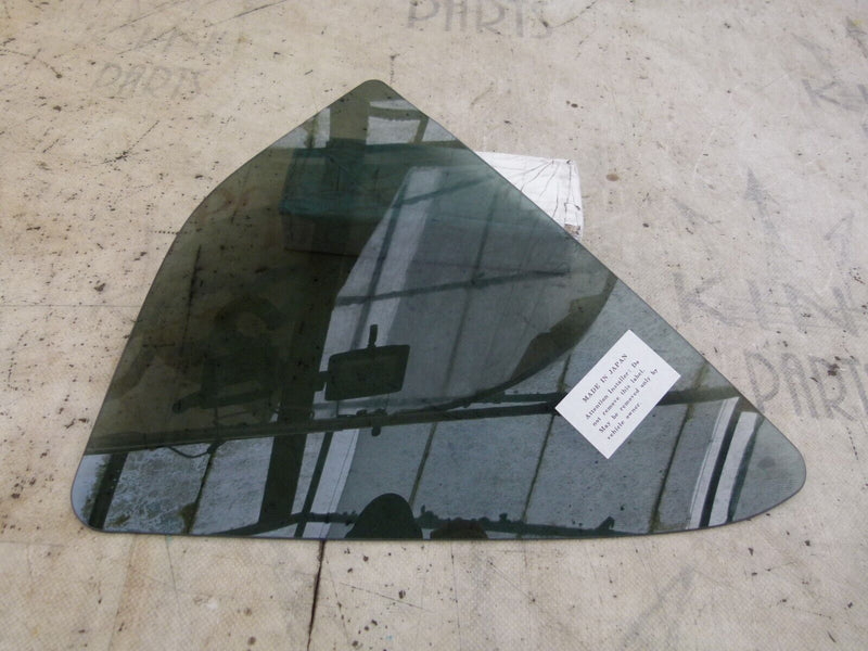 SUZUKI OEM TRIANGLE WINDOW GLASS (E6 43R-007957) GENUINE 8455162R10 S102-06
