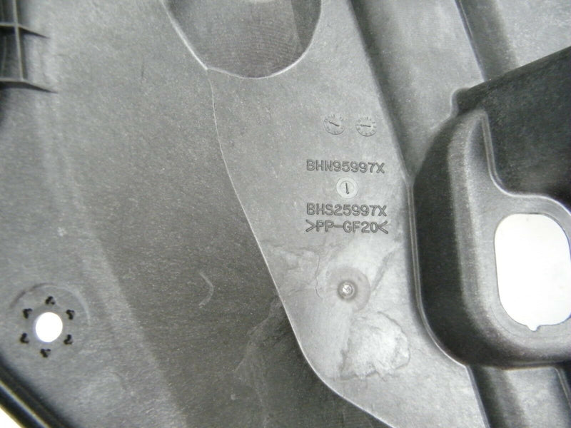 MAZDA 3 2013-ON LEFT FRONT DOOR GLASS CARRIER INNER COVER BRACKET (B03-28)