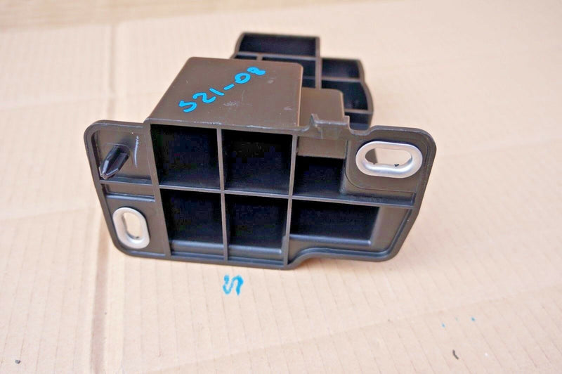 RENAULT CLIO MK4 2013-2016 N/S LEFT FRONT BUMPER SUPPORT BRACKET (S21-08)