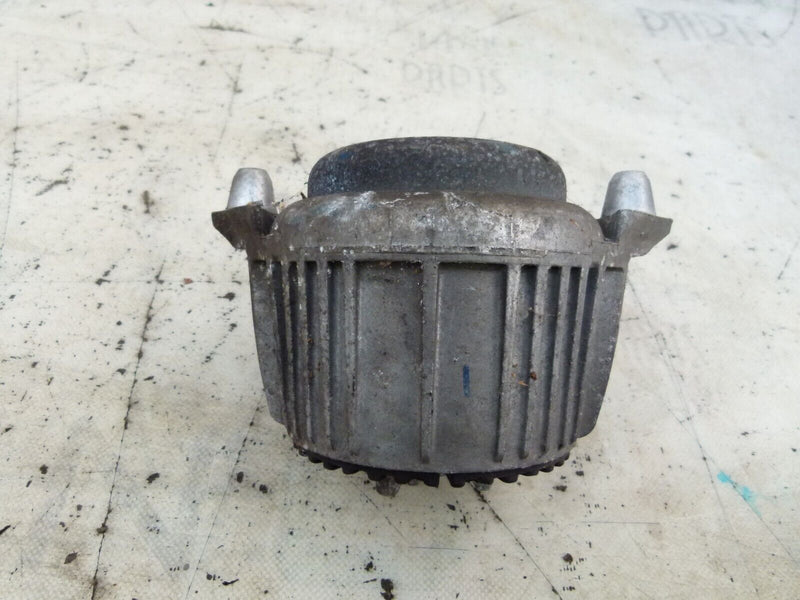 MERCEDES C W204 2007-2011 FRONT RIGHT ENGINE MOUNTING GENUINE A2042400317