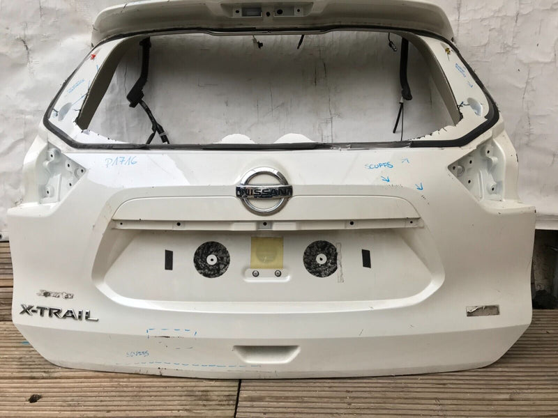 NISSAN X-TRAIL T32 2013-20 TAILGATE BOOT LID PLASTIC PANEL & LATCH LOCK