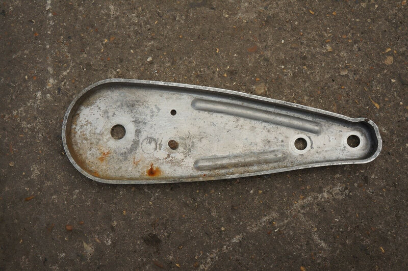 BMW 5 SERIES E60 M5 2003-2010 REAR AXLE RIGHT PUSH ROD CARRIER BRACKET 6764888