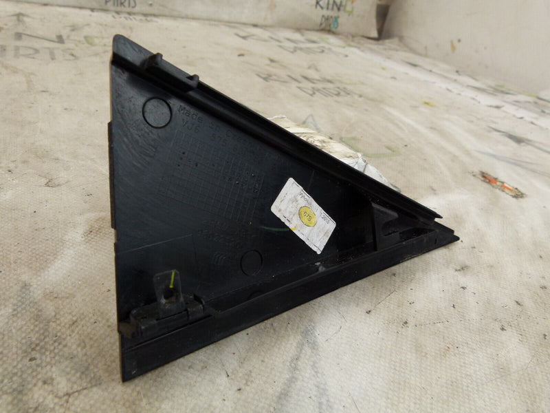 SEAT ATECA 2016-20 REAR LEFT DOOR WINDOW CORNER TRIM GENUINE 575839637