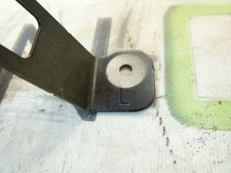 RENAULT CAPTUR 2020-ON LEFT SIDE MOUNTING BRACKET HOLDER 625585052R