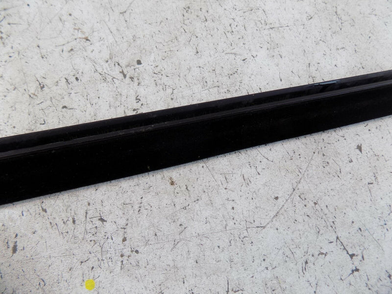 RENAULT CLIO III 2005-12 RIGHT FRONT GLASS COVER SCREEN FILL 8200426703 (S25-13)