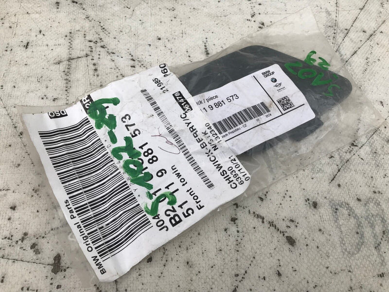 BMW 1 F40 M-SPORT 2019-ON FRONT BUMPER TOW EYE CAP GENUINE 5111 8070931