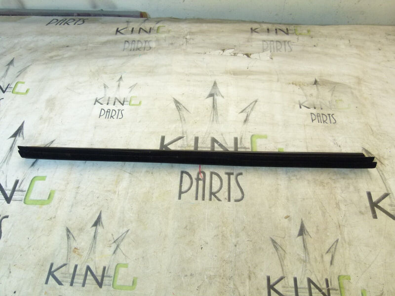 PEUGEOT 308 SW ESTATE 2017-21 FRONT RIGHT DOOR WINDOW STRIP MOLDING TRIM