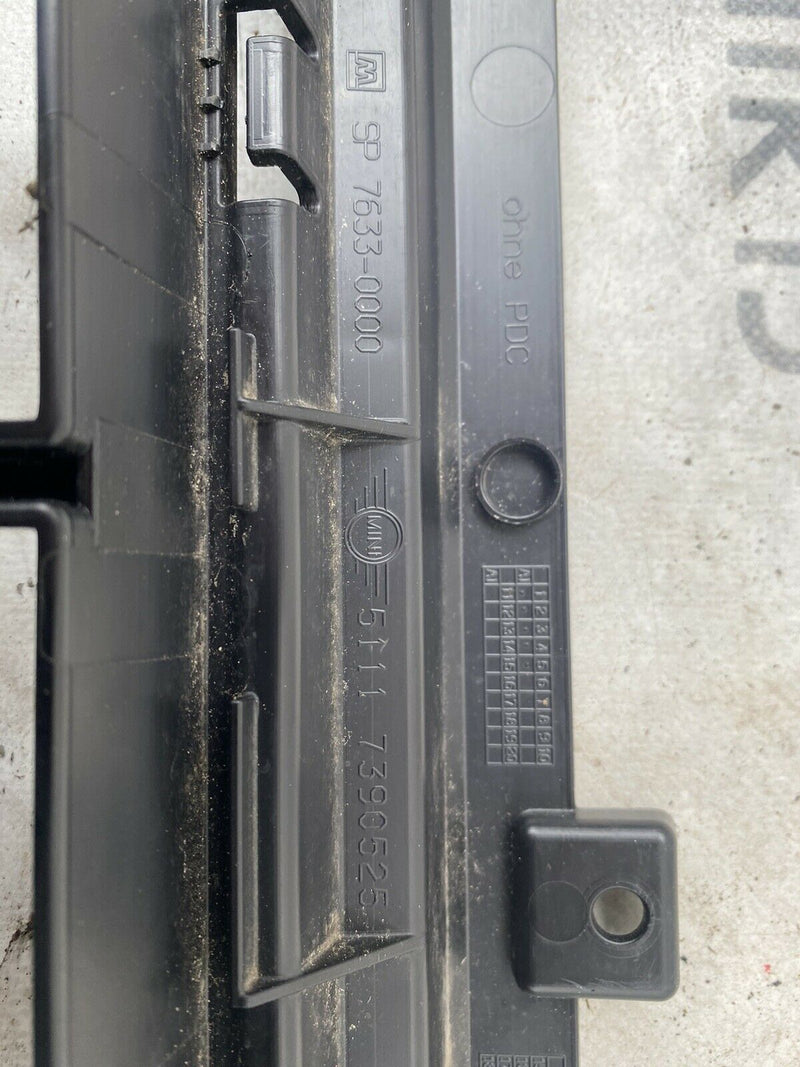 MINI COOPER F60 COUNTRYMAN 2017-2021 FRONT BUMPER CENTRE BOTTOM GRILL GENUINE