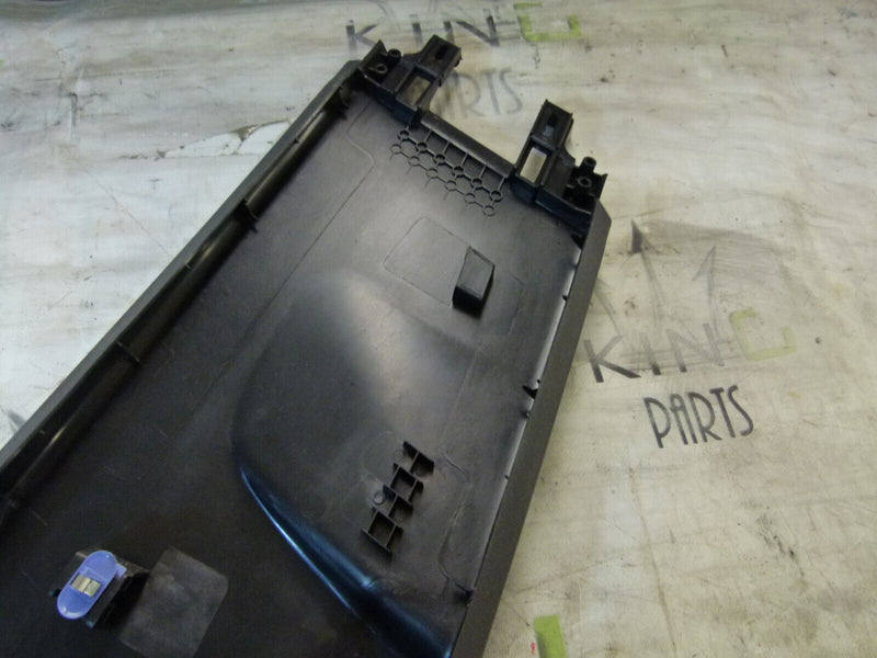 PEUGEOT 308 SW ESTATE 2017-21 RIGHT LOWER B-PILLAR COVER TRIM 9677440277