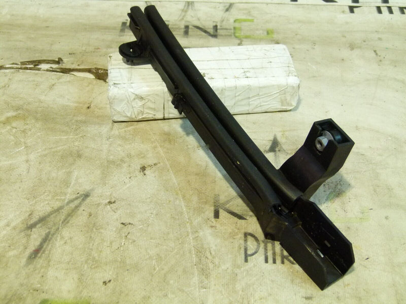 PEUGEOT 308 SW ESTATE 2017-21 DOOR WINDOW GLASS GUIDE BRACKET 9805495780