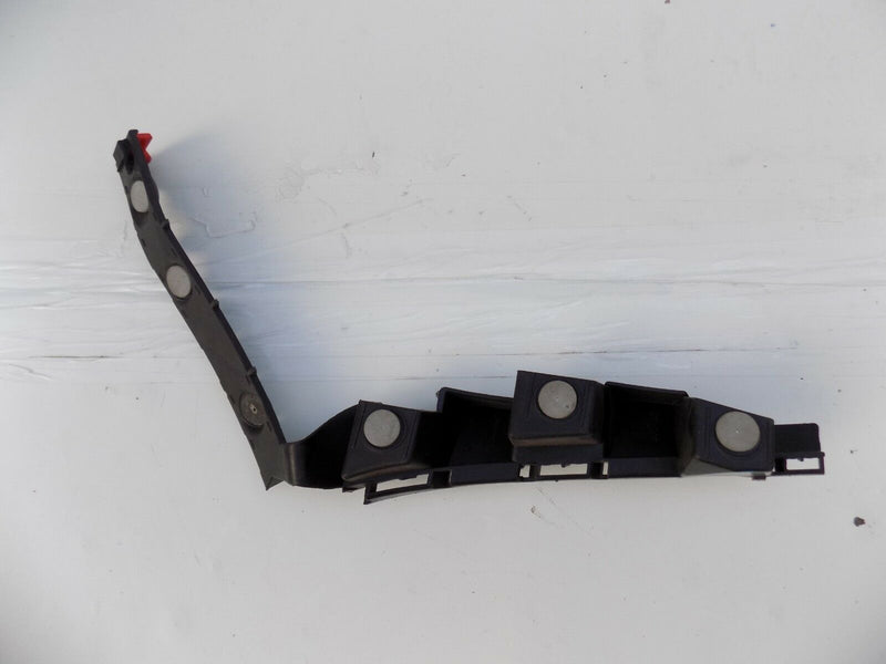 VAUXHALL CORSA D 2006-2014 REAR BUMPER LEFT BRACKET GUIDE *NEW 13179903 /S04-27+