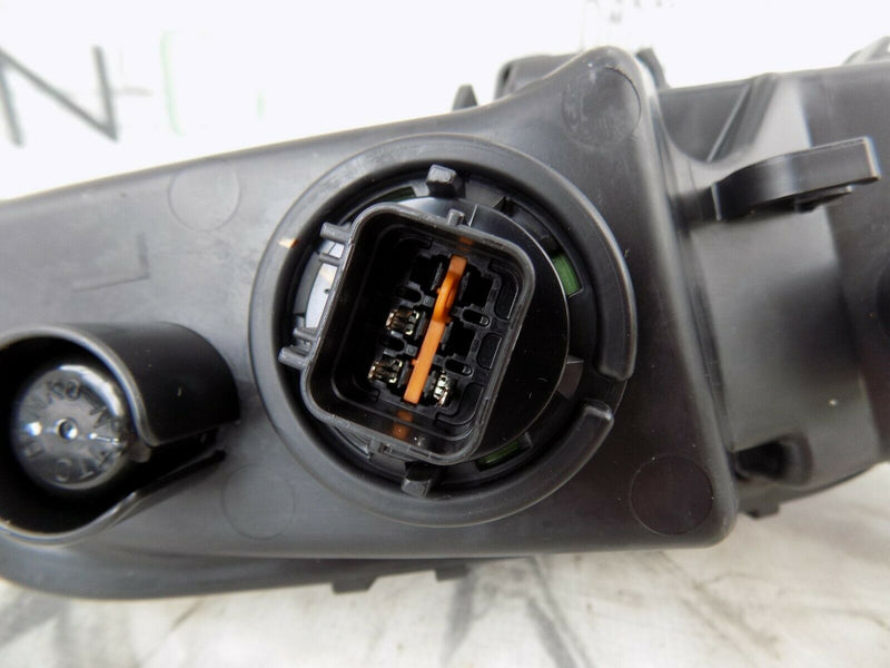 HYUNDAI i30 PD 2016-ON FRONT LEFT LED RUNNING LIGHT FOG GENUINE 3 PIN 92207G41