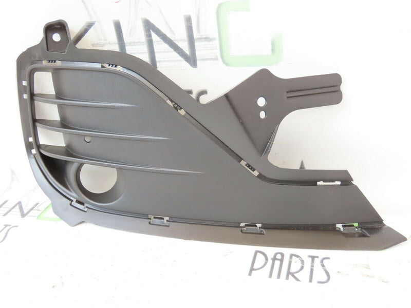 HYUNDAI i30 2019-ON FASTBACK FRONT FOG LIGHT RIGHT GRILLE *NEW* 86564-G4AD0