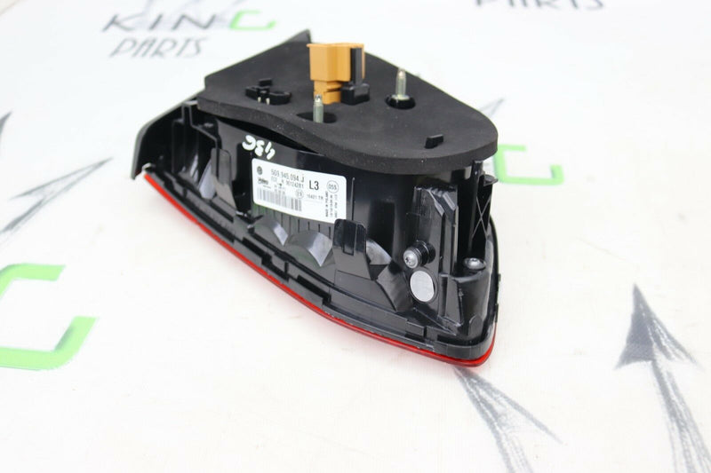 VW GOLF MK7.5 2016-ON WAGON FACELIFT BOOT LID TAILGATE RIGHT LED LIGHT LAMP
