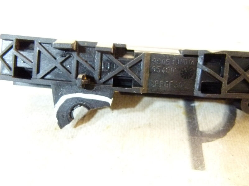 PEUGEOT 308 SW ESTATE 2017-21 REAR RIGHT WINDOW GUIDE BRACKET 9805495480