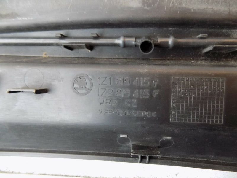 SKODA OCTAVIA 2004-2009 FRONT WINDSCREEN WIPER SCUTTLE PANEL 1Z1819415F