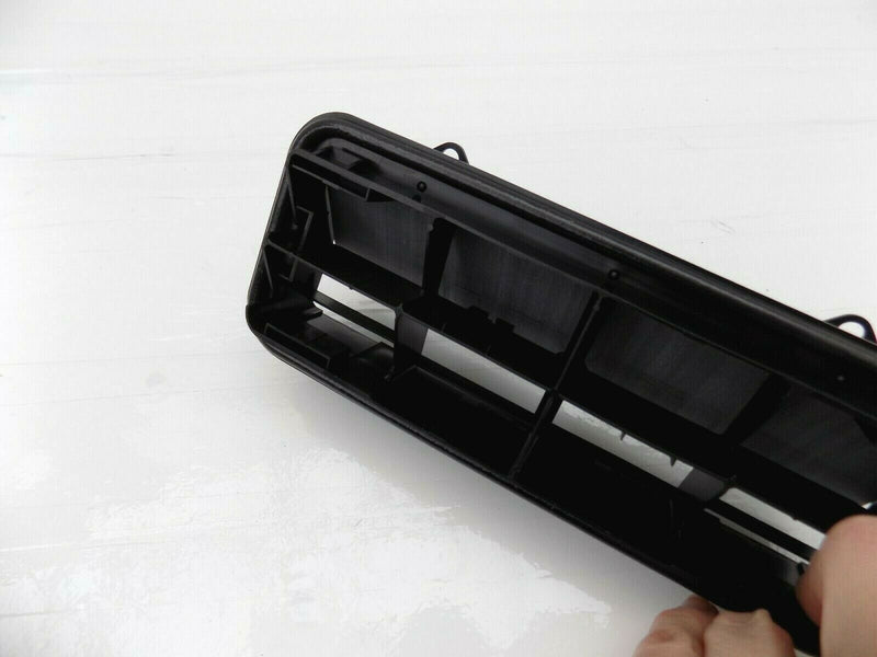 NISSAN LEAF 2016-ON REAR AIR DUCT DRAFTER 77008-AX60B /S46-16