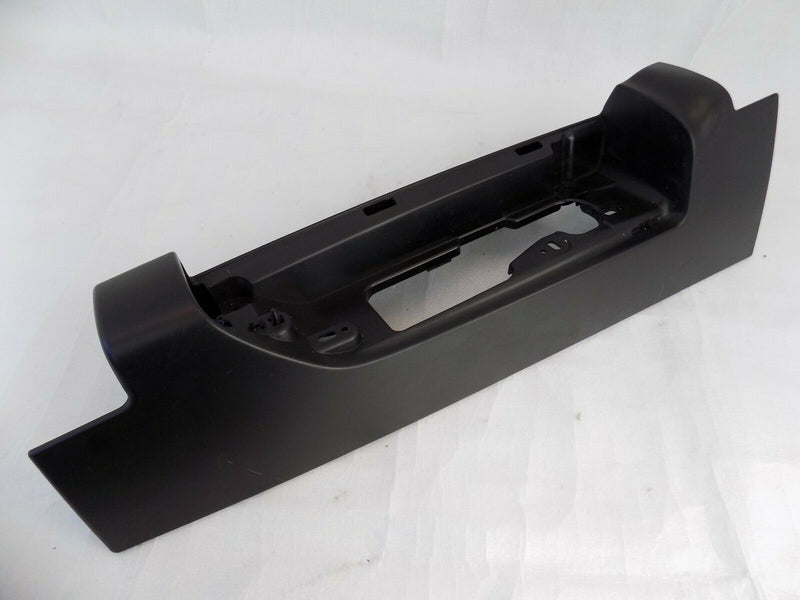 RENAULT TRAFIC III 2014-ON REAR LEFT LAMP BRACKET HOLDER 93450955 /B06-58