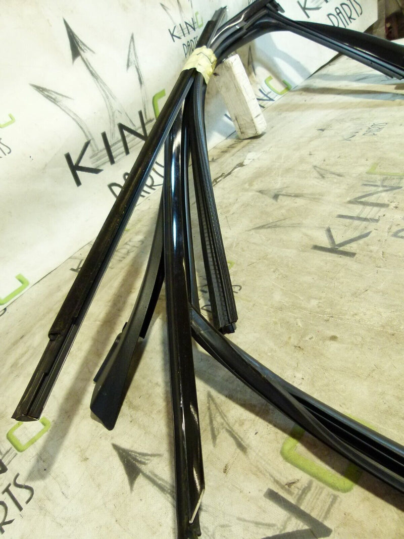 AUDI A4 S4 8W B9 2016-ON FRONT LEFT DOOR FRAME SEAL TRIM SET 8W0867609