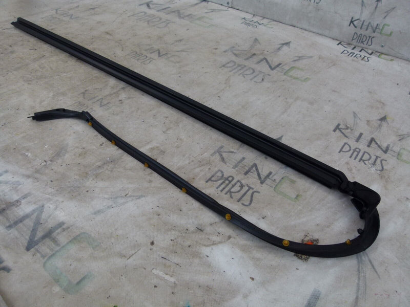 VW SCIROCCO MK3 2008-14 FRONT LEFT DOOR RUBBER SEAL GENUINE 1K8837480