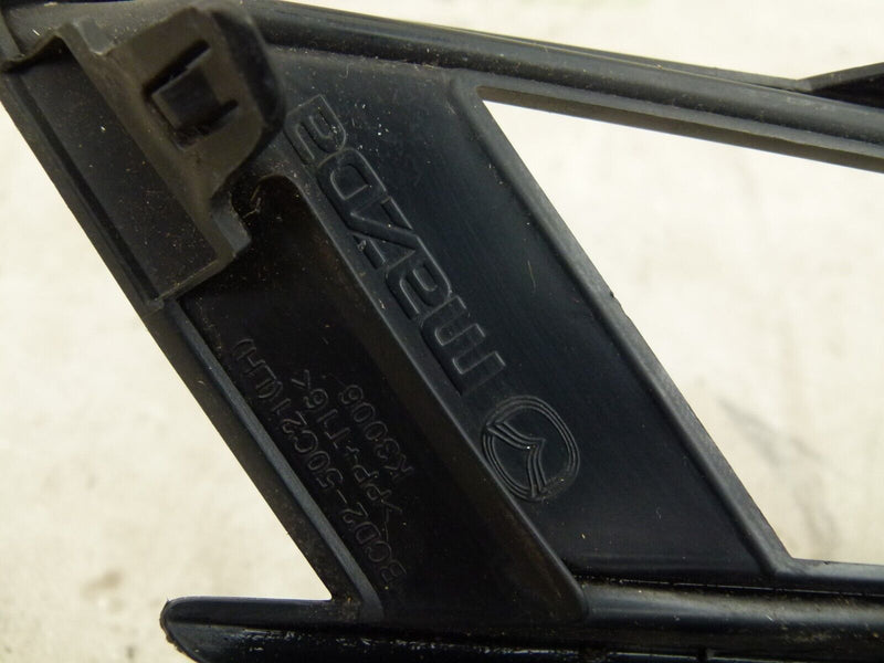 MAZDA 3 2009-11 FRONT LEFT SIDE FOG LIGHT GRILLE GENUINE BCD250C21