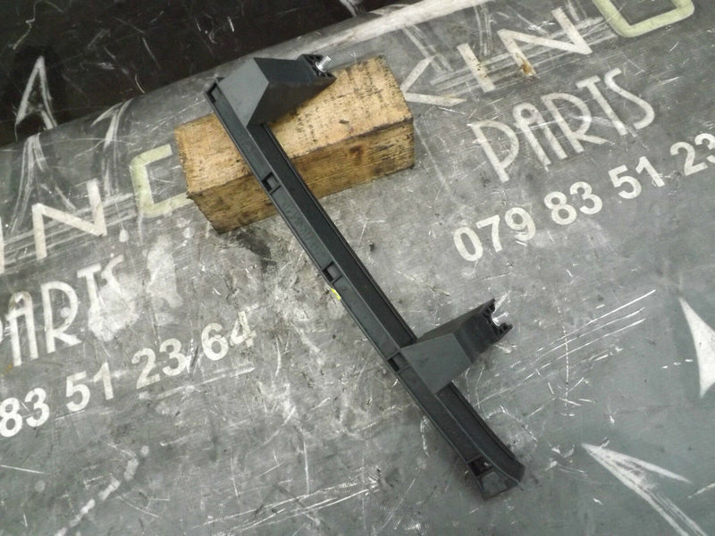 Fiat 500 2008-15 Driver Right O/S Door Window Guide/Slider Part Number 51785844P