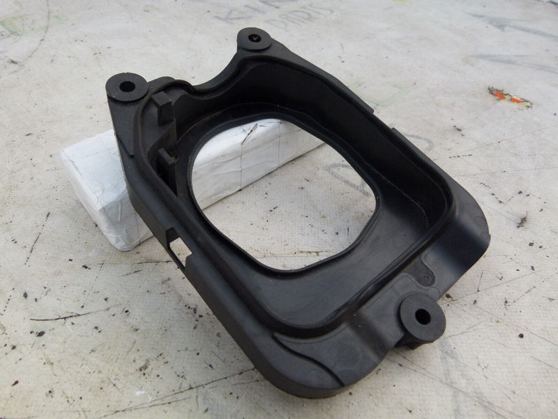 MERCEDES C W204 2007-2011 GEAR SHIFTER SURROUND TRIM GENUINE A2042670088