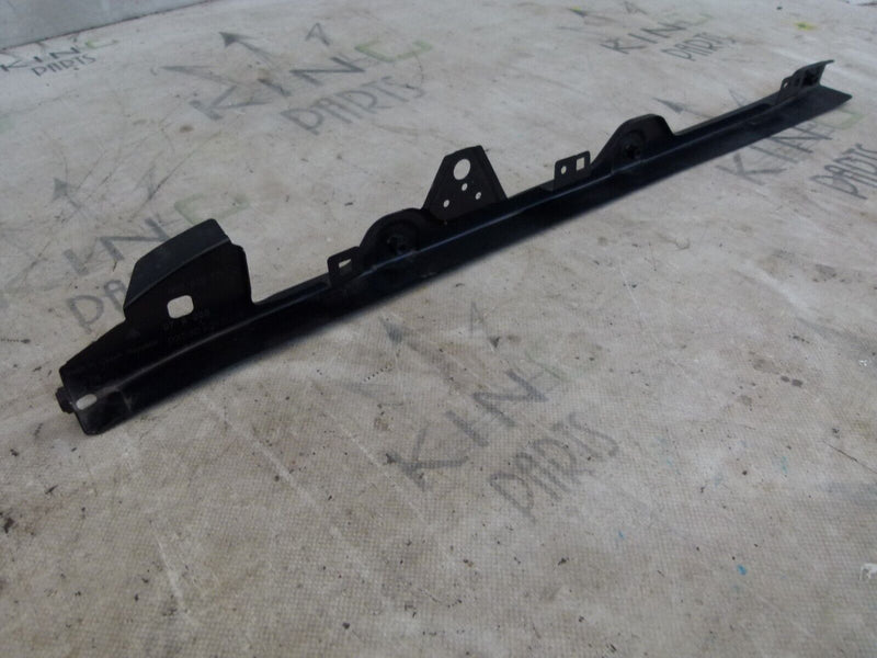 PORSCHE MACAN 2014-18 REAR RIGHT WING MOUNT BRACKET GENUINE 95B809574