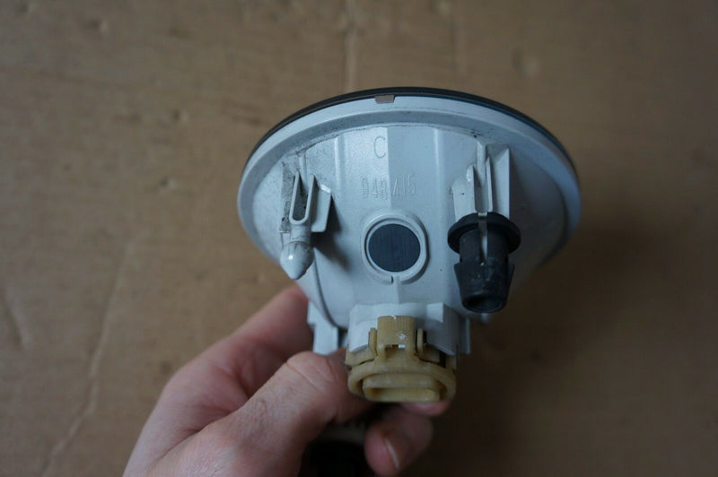 CHEVROLET CAPTIVA VAUXHALL ANTARA 10-15 FRONT FOG LIGHT 948415 (S10-07)