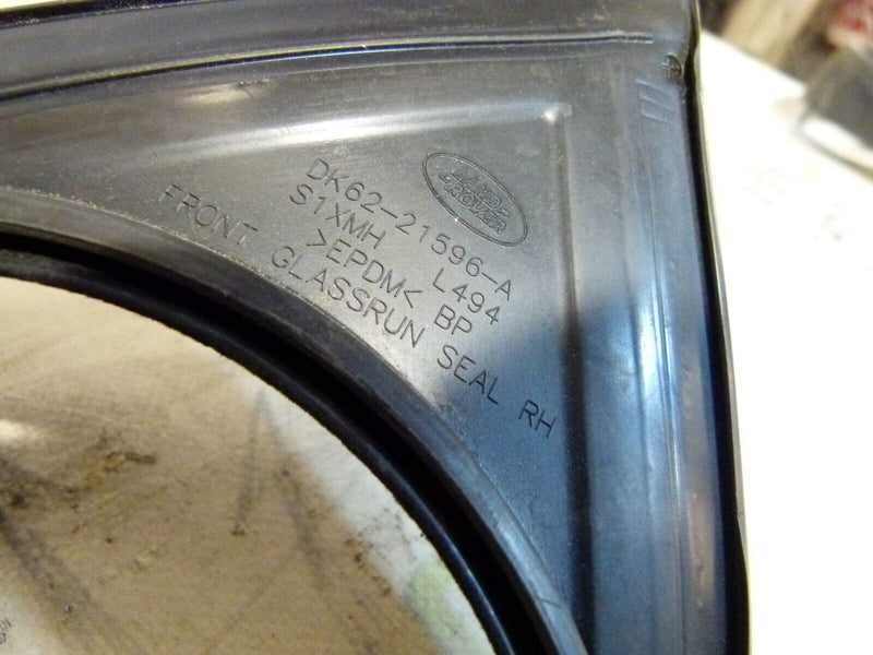 RANGE ROVER SPORT L494 FRONT RIGHT WINDOW RUBBER SEAL GENUINE DK6221596A
