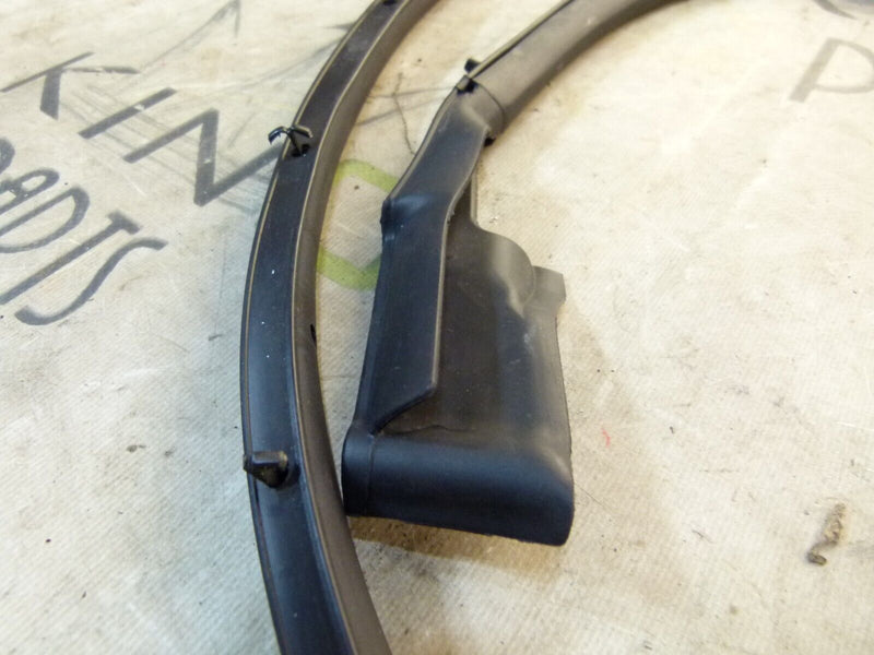 RENAULT CAPTUR 2020-ON FRONT RIGHT DOOR RUBBER SEAL GENUINE 808317845R