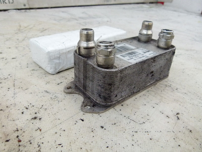 MERCEDES C W204 2007-2011 ENGINE OIL COOLER UNIT GENUINE A0995001100