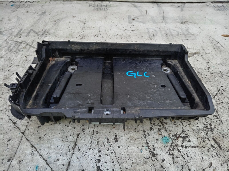 MERCEDES GLC X253 2.0 PETROL BATTERY TRAY PAD HOLDER GENUINE ! A2056201502