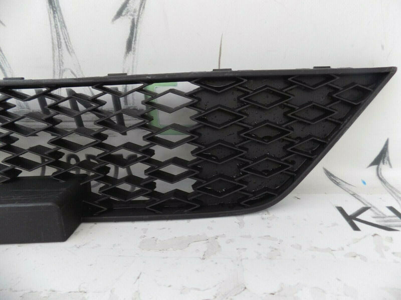 SKODA OCTAVIA RS iV 2019-ON FRONT BUMPER LOWER CENTRE GRILL 5E3853677B