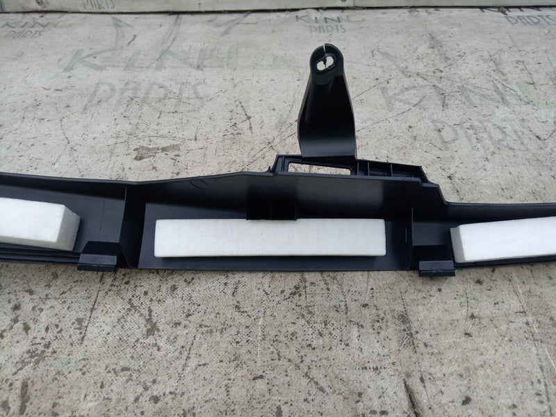 MERCEDES C CLASS W205 2014-18 REAR RIGHT BEZEL ON REAR SEATS A2056900625 #