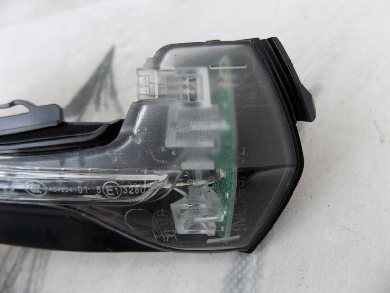 AUDI A3 S3 RS3 8V 2013-18 NEW MIRROR LED TURN INDICATOR RIGHT SIDE O/S 8V0949102