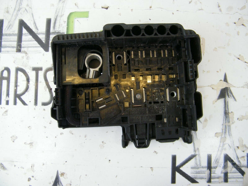 VAUXHALL CORSA E 2014-ON BATTERY TERMINAL CLAMP MODULE 525230582
