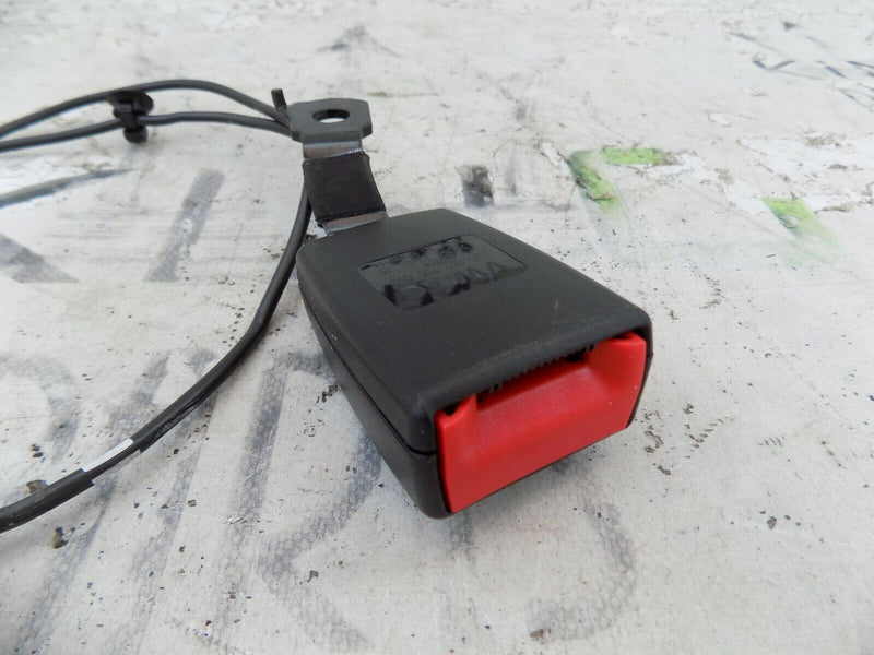 VOLKSWAGEN UP 2011-2016  LEFT NEAR SIDE FRONT SEAT  BELT BUCKLE 1S0857755