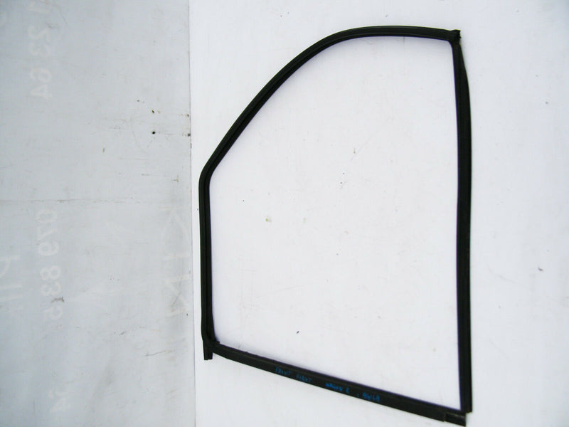 SUZUKI WAGON R GL R+ 2003-2006 FRONT DOOR FRAME GASKET RIGHT DRIVER SIDE O/S