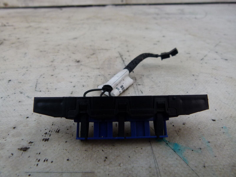 MERCEDES C W204 2007-2011 ANTENNA SIGNAL AMPLIFIER GENUINE A2048270548