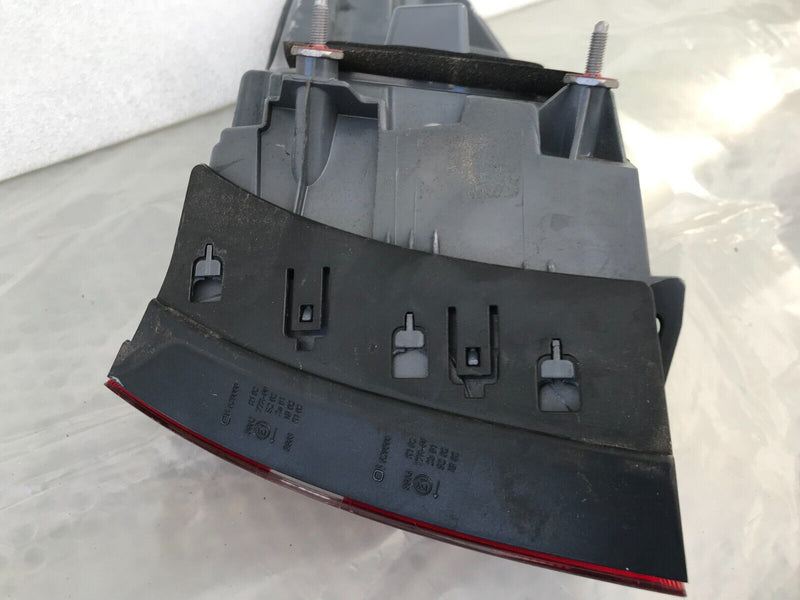 MERCEDES GLC X253 SUV 2016-2018 LEFT SIDE REAR QUARTER BOOT TAILGATE TAIL LIGHT